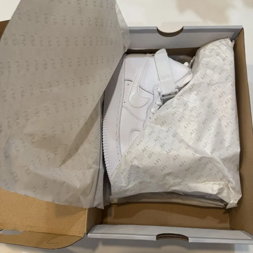 Nike Air Force 1 High (Gs) Triple White White-White-White Sz 7Y [653998-100]
